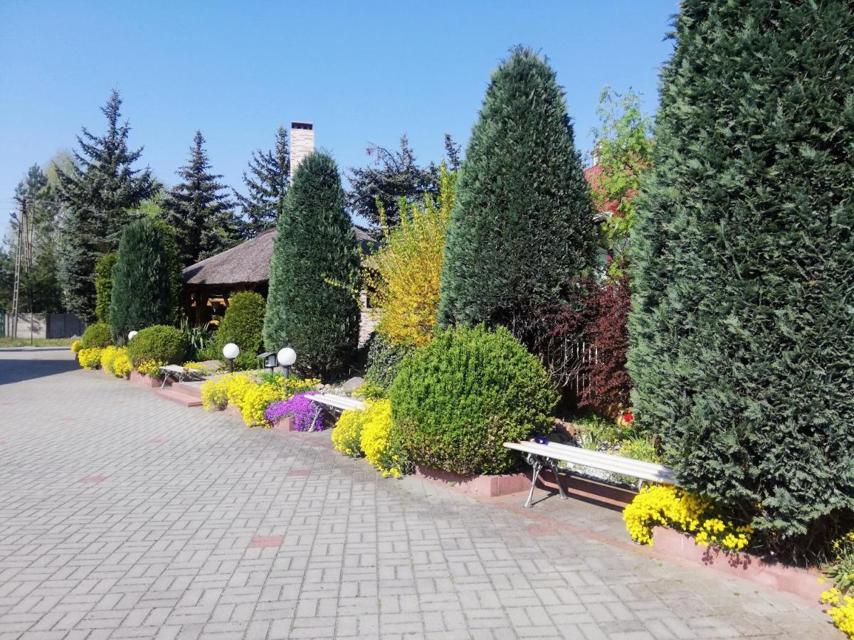 Noclegi I Restauracja Gracja Belchatow Exterior photo