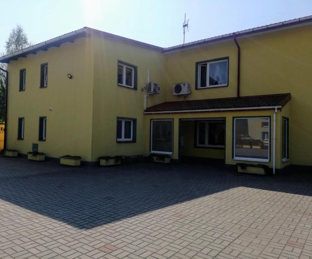 Noclegi I Restauracja Gracja Belchatow Exterior photo